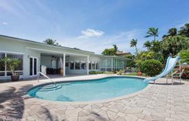 Comfortable villa with a private garden, a swimming pool, a terrace and ocean views, Miami Beach, USA for $6,750,000