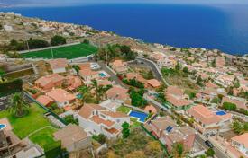 Two-storey villa with a pool and stunning views in El Sauzal, Tenerife, Spain for 900,000 €