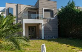 New furnished villa with a swimming pool, a garden and a parking at 900 meters from the sandy beach, Kassandra, Greece for 695,000 €