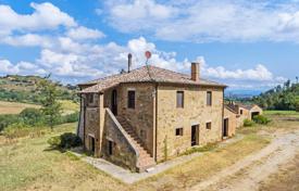 Two-storey house with a large plot, Montepulciano, Italy for 690,000 €
