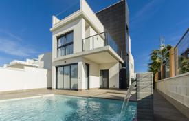 Quality villa with a pool and a garden in San Miguel de Salinas, Alicata, Spain for 810,000 €