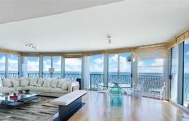 Stylish penthouse with ocean views in a residence on the first line of the beach, Miami Beach, Florida, USA for $5,950,000