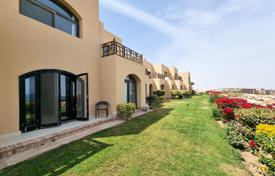 1 bedroom apartment in luxury residential compound with a beach for 100,000 €