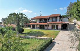 Two-storey villa with a lush garden near the beach in Porto Heli, Peloponnese, Greece for 380,000 €