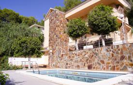Three-level villa with a pool and a garage, 800 m from the beach, Castelldefels, Barcelona, Spain for 775,000 €