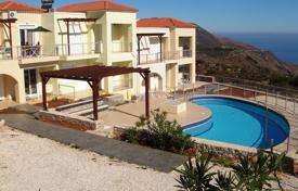 Duplex townhouse with sea views in Kefalas, Crete, Greece for 250,000 €