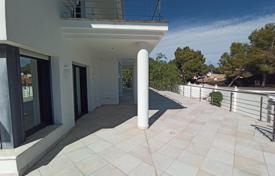 Villa with pool, very close to the beach and golf courses, Alicante for 1,155,000 €