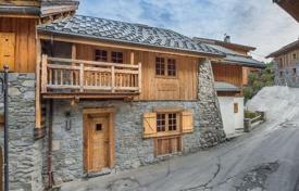 Two-level chalet 200 meters from the ski lift, Meribel, Alps, France for 13,400 € per week
