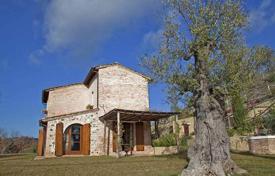 Two-storey villa with a pool, an olive grove and a parking in Montepulciano, Tuscany, Italy for 1,200,000 €