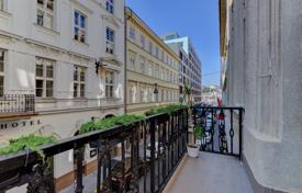 Apartment with a balcony in Budapest's District 5 for 363,000 €