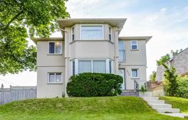 Townhome – Scarlett Road, Toronto, Ontario,  Canada for C$1,299,000
