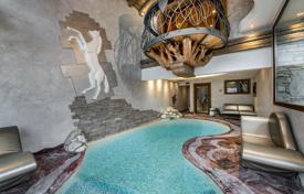 Spacious penthouse with a swimming pool and a large terrace, 30 meters from the ski lift, Meribel, France for 3,100,000 €