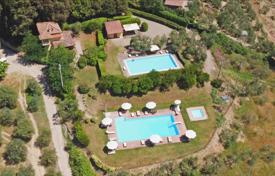 Historic villa with hamlet in the Florentine Chianti, Tuscany, Italy. Price on request