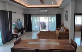 Villa – Pattaya, Chonburi, Thailand for $327,000