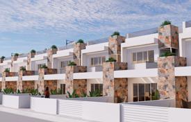 We offer a townhouse with a swimming pool and a garden, Villamartin, Spain for 339,000 €