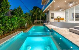 Comfortable villa with a backyard, a swimming pool, a terrace and a garage, Miami Beach, USA for $2,699,000