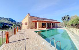 Two-level villa with a guest house, a pool and beautiful views in Estellens, Mallorca, Spain for 3,500,000 €