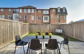 Terraced house – Scarborough, Toronto, Ontario,  Canada for 970,000 €