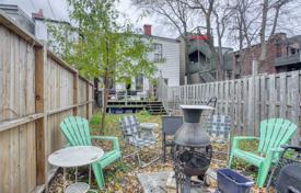 Terraced house – Bathurst Street, Toronto, Ontario,  Canada for C$2,402,000