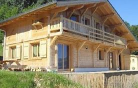Comfortable chalet with a sauna and a jacuzzi, Saint Gervais, France for 2,900 € per week