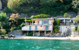 Two-level villa right on the beach at Lake Como, Menaggio, Lombardy, Italy for 3,100 € per week