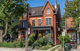 Terraced house – Broadview Avenue, Toronto, Ontario,  Canada for C$2,290,000