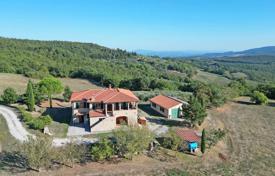 Farm for sale in Montepulciano Tuscany for 1,790,000 €