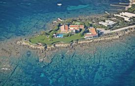 Luxury furnished villa, occupying an entire peninsula, with a private beach, a swimming pool and lounge areas in a quiet area, Stintino, Italy for 11,000,000 €