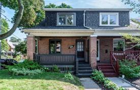 Terraced house – Gerrard Street East, Toronto, Ontario,  Canada for C$1,058,000