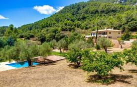 Exquisite villa with guest houses, a swimming pool, a lush garden in Bunyola, Mallorca, Spain for 6,950,000 €