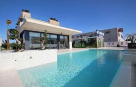 New villa with a pool and a garden in San Miguel de Salinas, Alicata, Spain for 910,000 €