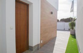 Modern villa with private pool in San Pedro del Pinatar for 365,000 €