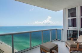 Four-room penthouse on the first line from the ocean in Sunny Isles Beach, Florida, USA for $1,695,000
