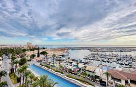 Four-bedroom apartment overlooking the port in Torrevieja, Alicante, Spain for 330,000 €