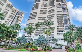 Spacious apartment with ocean views in a residence on the first line of the beach, Aventura, Florida, USA for $720,000