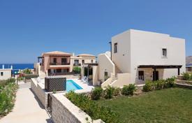 Elegant villa with a private pool on the first line from the sea in Rethymno, Crete, Greece for 480,000 €