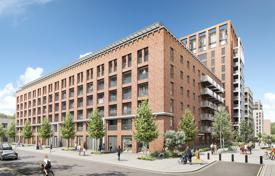 Three-bedroom new apartment with a parking place, London, UK for £527,000