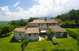 Spacious villa with a pool and a landscaped garden, Pienza, Italy for 1,350,000 €