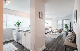 Apartment – Queens Quay West, Old Toronto, Toronto,  Ontario,   Canada for C$872,000