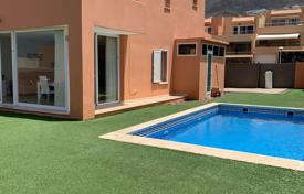 Spacious villa with a swimming pool in a gated residential complex, in a prestigious area, El Madroñal, Spain for 530,000 €