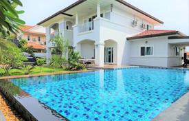 4 bedrooms Pool Villa in East Pattaya for $497,000