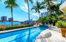 Exquisite six-room apartment right on the ocean in Miami, Florida, USA for 3,063,000 €