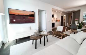 Apartment – Lake Shore Boulevard West, Etobicoke, Toronto,  Ontario,   Canada for C$1,134,000