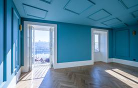 New apartment for a residence permit in a historic building, in the center of Porto, Portugal for 360,000 €