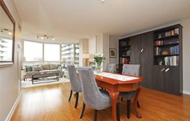 Apartment – Bay Street, Old Toronto, Toronto,  Ontario,   Canada for C$948,000