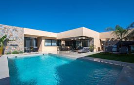 Single-storey villa with a swimming pool in a residence with a golf club, Murcia, Spain for 385,000 €