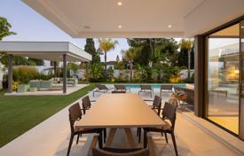 Villa for sale in La Carolina, Marbella Golden Mile for 4,900,000 €