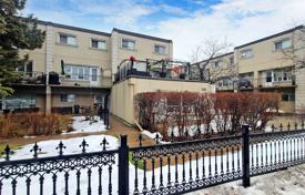 Apartment – Bathurst Street, Toronto, Ontario,  Canada for C$676,000