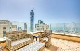 Modern penthouse with a swimming pool and a view of the sea, Dubai, UAE for 9,100 € per week