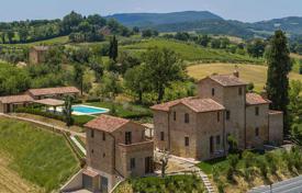 Luxury estate with a swimming pool, a garden and two guest houses, Montepulciano, Italy. Price on request